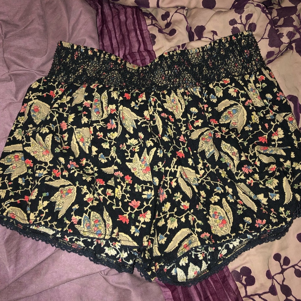 Stretchy flower shorts